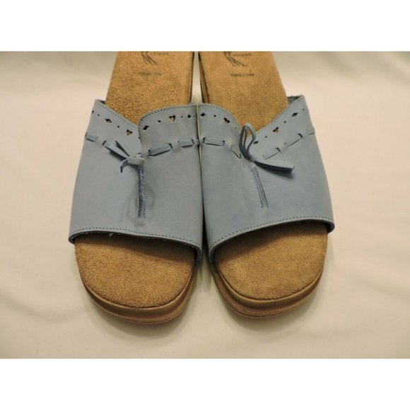 White Mountain Sandals Slip On Clogs Low Heel 9M Comfy Casual Italian Blue Shoes - Picture 2 of 4